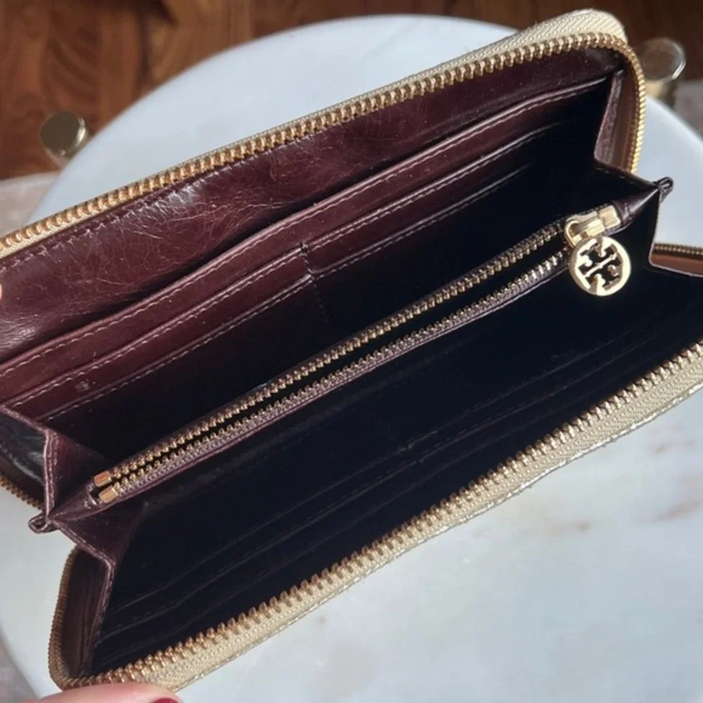 Tory Burch Distressed‎ Gold Metallic Zip Around Wallet Clutch Wristlet - Picture 4 of 11